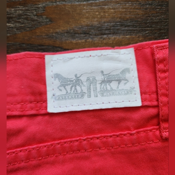 Levis Denim Shorts in Pink Ladies W28 - Picture 7 of 10